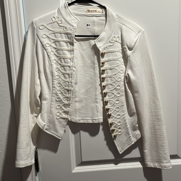 Jackets - Picture 3 of 6